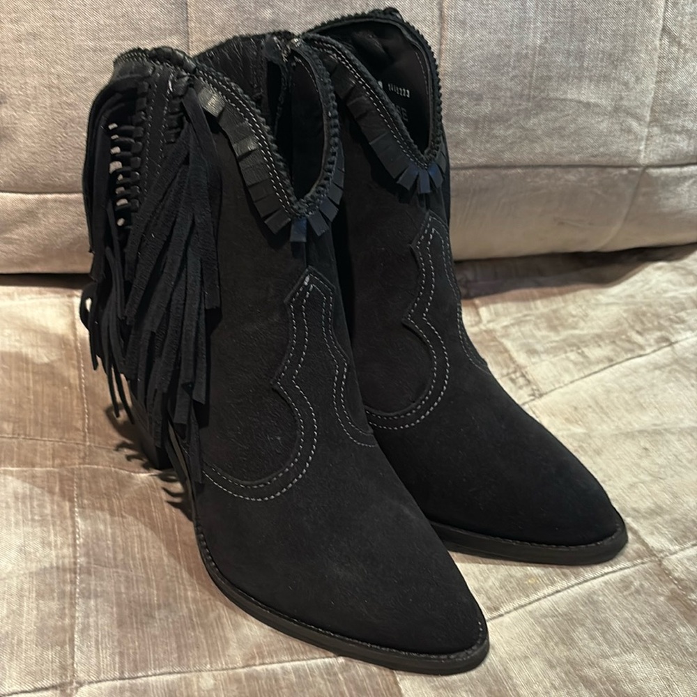 LUCCHESE Black Suede Ankle Boots with Fringe and Zipper NEW in Box Size 8